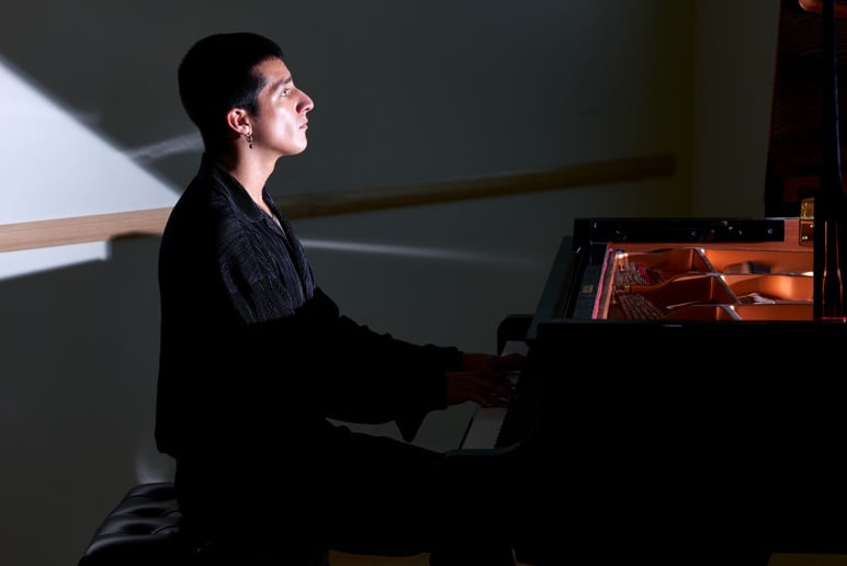 Gallery photo 1 of Matias Cuevas, Pianist