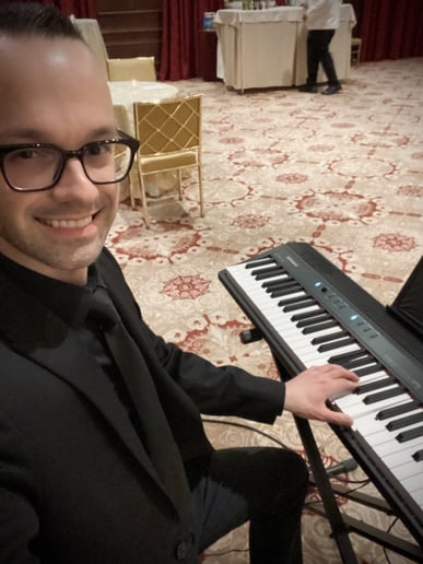 Gallery photo 3 of Matt Dorland NYC Pianist