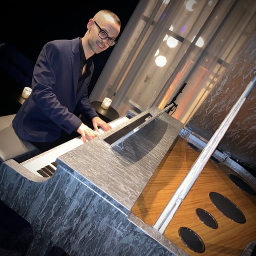 Gallery photo 4 of Matt Dorland NYC Pianist