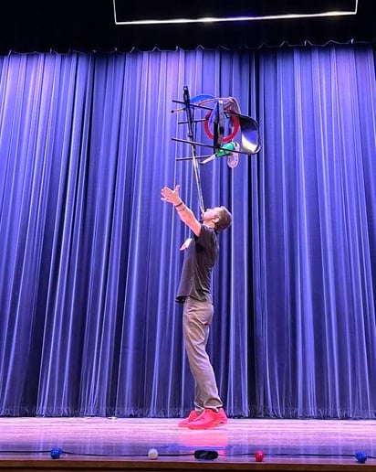 Gallery photo 6 of Matt Tardy : Comedy & Juggling