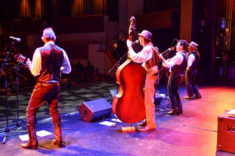 Gallery photo 2 of Matthew Sabatella and the Rambling String Band
