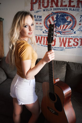 Gallery photo 8 of Sami Jo