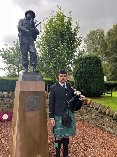 Gallery photo 1 of Matty Taylor, bagpiper