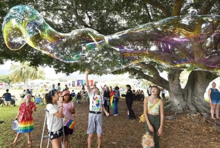 Gallery photo 9 of Maui Bubbles "Good Clean Fun"