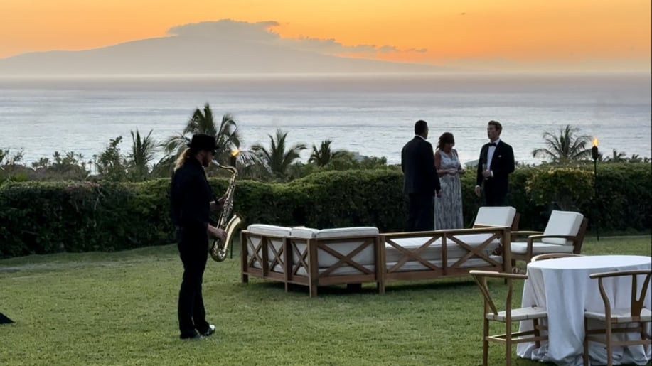 Gallery photo 3 of Maui Sax Man