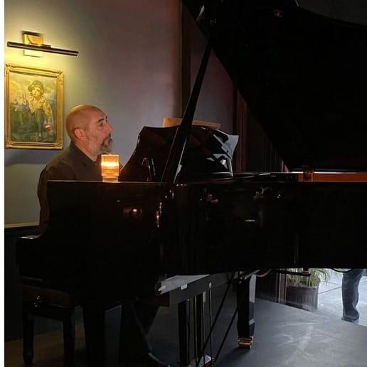 Gallery photo 1 of Max Farber Jazz Pianist