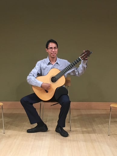 Gallery photo 2 of Max Mendoza Guitarist