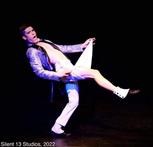 Gallery photo 3 of Max Moxie