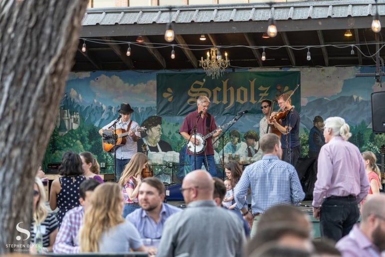 Gallery photo 8 of Hot Pickin 57s