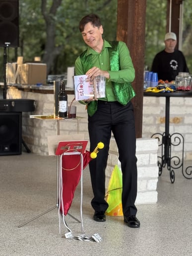Gallery photo 1 of Maxim Sumets Magic Show