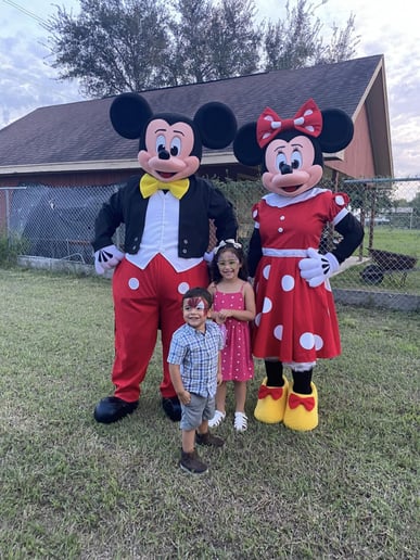Gallery photo 3 of Maxwell and Friends RGV