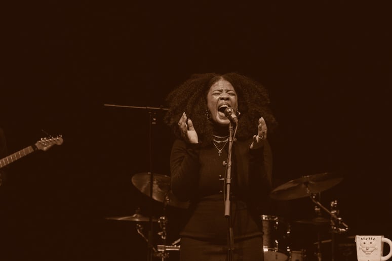 Gallery photo 1 of Maya Simone