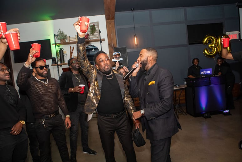 Gallery photo 2 of Mc Bond Live
