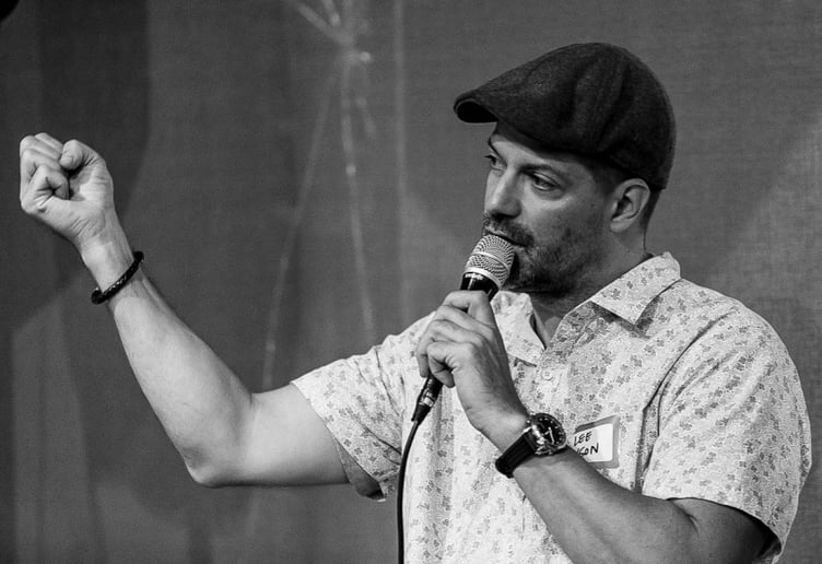 Gallery photo 4 of MC Lee Dyson