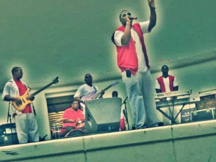 Gallery photo 1 of MC Ron G and The Roc City Heroes