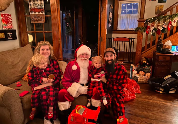 Gallery photo 1 of MC Santa