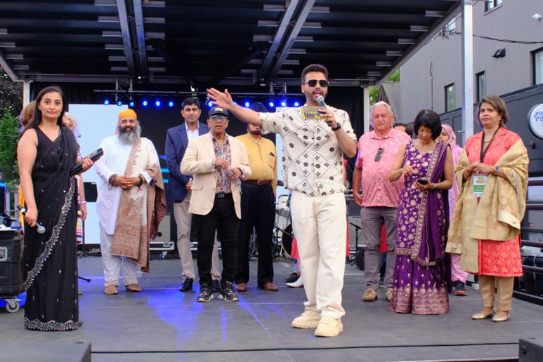 Gallery photo 5 of MC Vinay