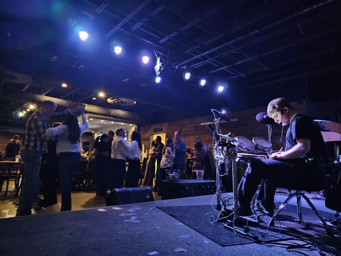 Gallery photo 3 of McDaddy & Son - The Piano Man Experience
