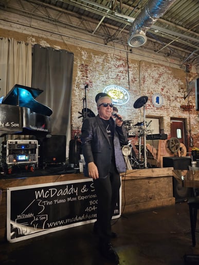 Gallery photo 10 of McDaddy & Son - The Piano Man Experience