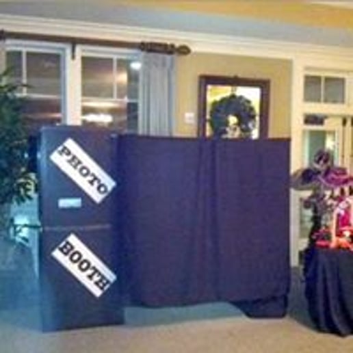 Gallery photo 1 of MDJ Take A Pic Photo Booth 