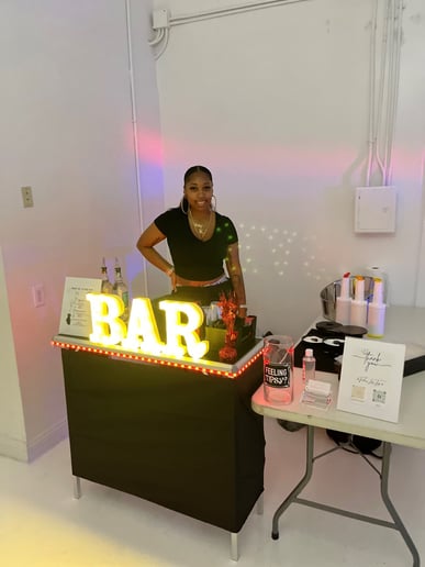 Gallery photo 7 of Meet Me At The Bar