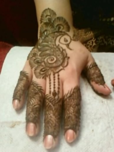 Gallery photo 1 of Mehendi Designer