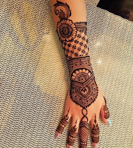 Gallery photo 5 of Mehndi/ Henna Artist