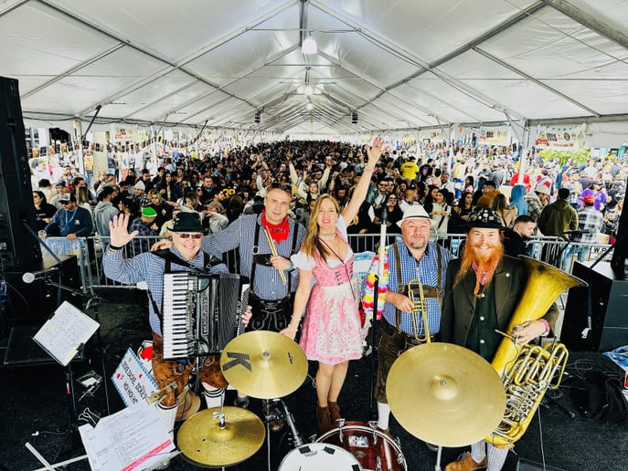 Gallery photo 3 of MELINA & the Oompahs