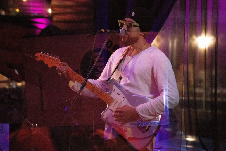 Gallery photo 3 of Melo Green