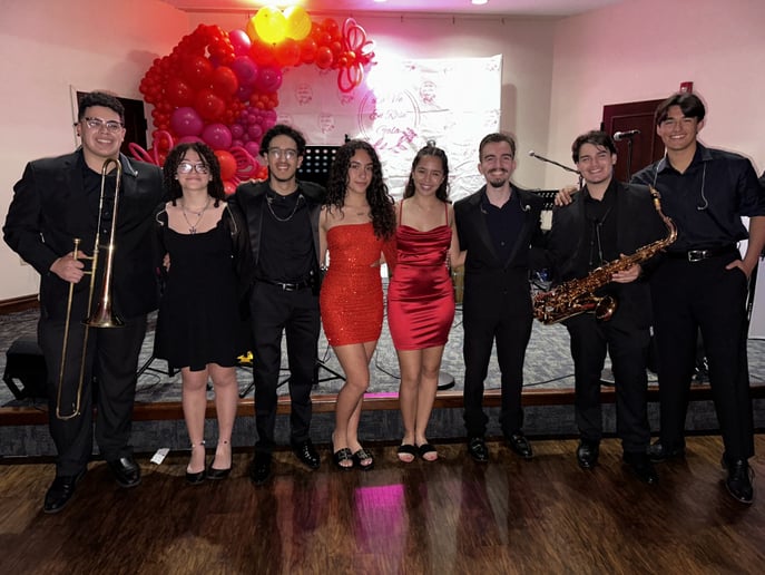 Gallery photo 1 of Melodía Y Rumba | Youth Salsa Band