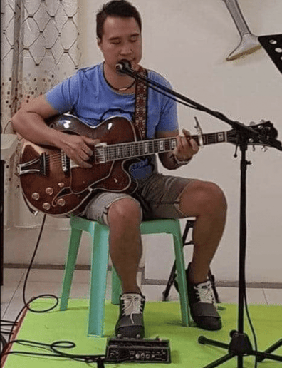 Gallery photo 1 of Mel’s Acoustic