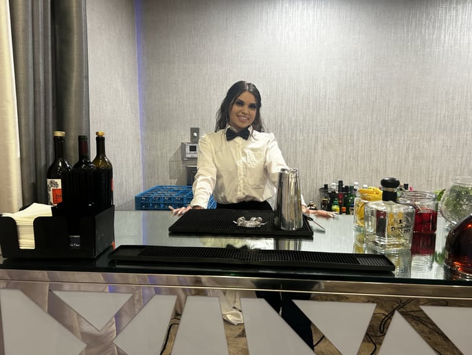 Gallery photo 4 of Mel’s Bartending