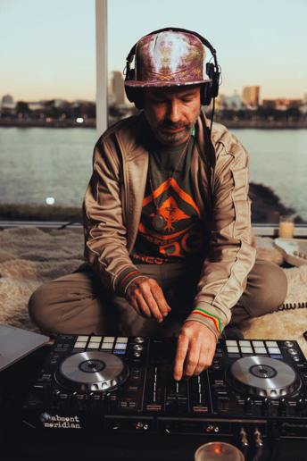 Gallery photo 2 of DJ Hyphen Select