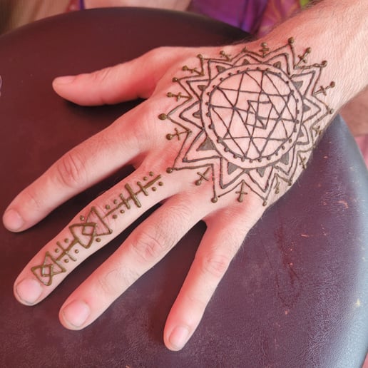 Gallery photo 2 of Meraki Moon Mehndi