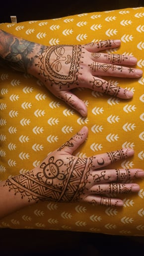 Gallery photo 3 of Meraki Moon Mehndi