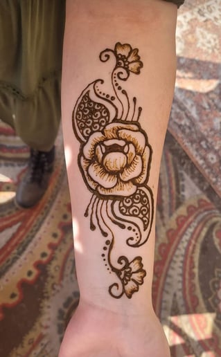 Gallery photo 8 of Meraki Moon Mehndi
