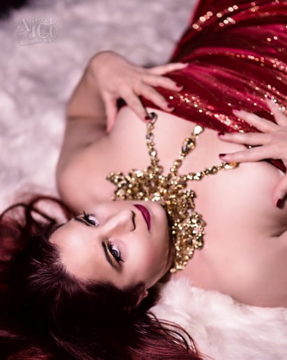 Gallery photo 1 of Meredith Sparkles