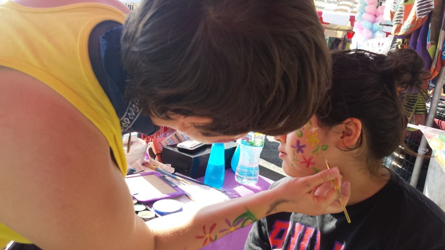 Gallery photo 2 of Merry Face Paint