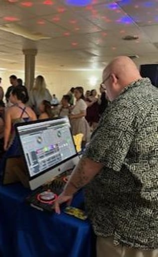 Gallery photo 7 of Metro Mobile DJ