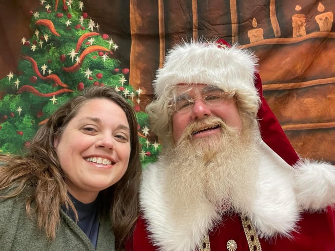 Gallery photo 2 of Metro STL Santa
