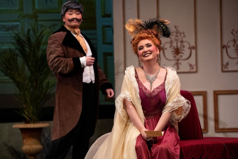 Gallery photo 1 of Mezzo-Soprano Opera Singer