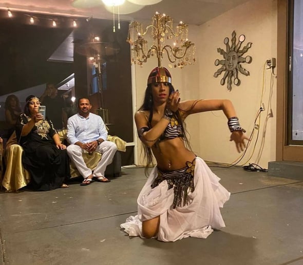 Gallery photo 2 of Amidd Shariff Bellydancer