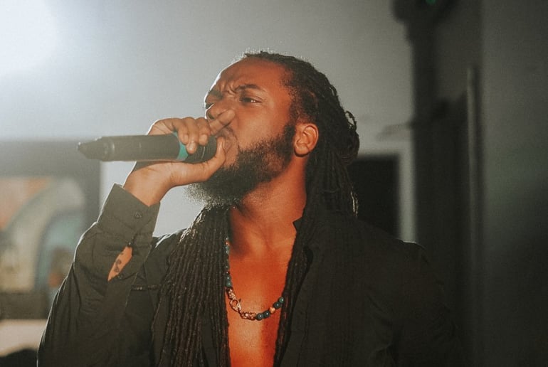 Gallery photo 1 of Mic Mirad