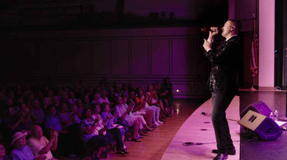 Gallery photo 8 of Michael Evans - Modern Crooner