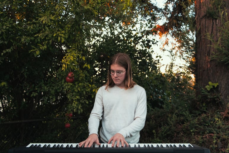 Gallery photo 1 of Michael Fausett | Voice, Guitar, Piano