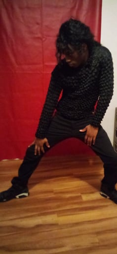 Gallery photo 3 of Michael Jackson Done Trig Maximal