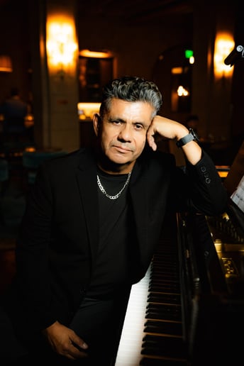 Gallery photo 6 of Michael John Event Pop Pianist