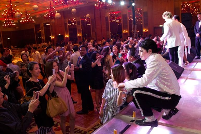 Gallery photo 5 of Michael Kiss as Michael Jackson