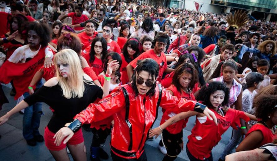 Gallery photo 9 of Michael Kiss as Michael Jackson