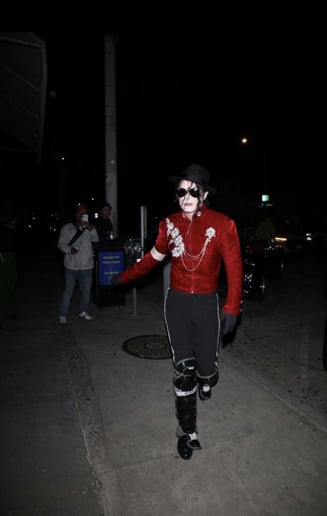 Gallery photo 34 of Michael Kiss as Michael Jackson